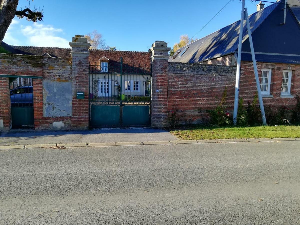 Hotel La Treille à Noyers-Saint-Martin Extérieur photo